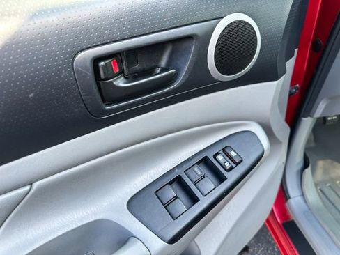 Used 2015 Toyota Tacoma Base w/ TRD Sport Package image 15