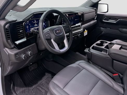 New 2026 GMC Sierra 1500 SLT image 12