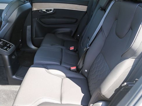 Used 2025 Volvo XC90 T8 Plus w/ Protection Package Premier AWD/4WD image 20