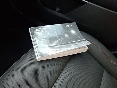 Certified 2024 Chevrolet Trax RS w/ Driver Confidence Package image 27