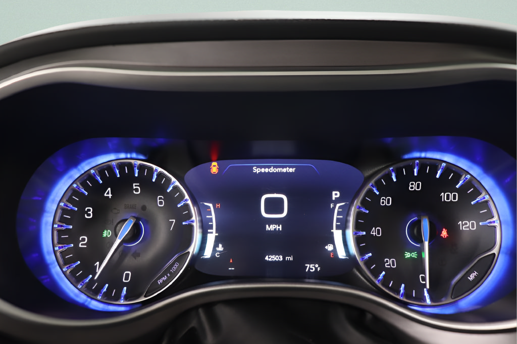 Used 2025 Chrysler Pacifica Select FWD image 11