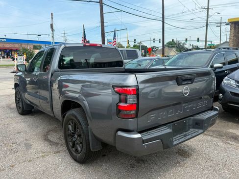 Used 2023 Nissan Frontier SV w/ Technology Package RWD image 7