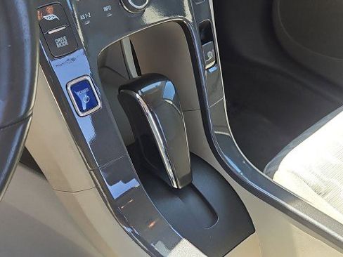 Used 2015 Chevrolet Volt FWD image 14