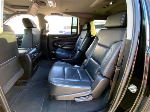 Used 2020 Chevrolet Suburban LT AWD/4WD image 20