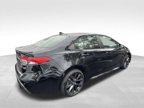 Used 2026 Toyota Corolla SE FWD image 3