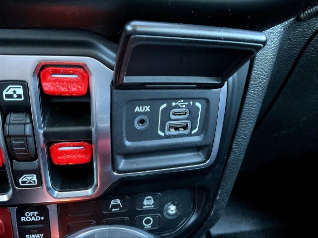 Used 2021 Jeep Gladiator Rubicon AWD/4WD image 19