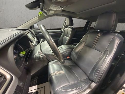 Used 2018 Toyota Highlander SE image 10