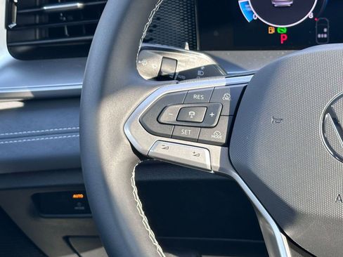 New 2026 Volkswagen Tiguan SE image 16