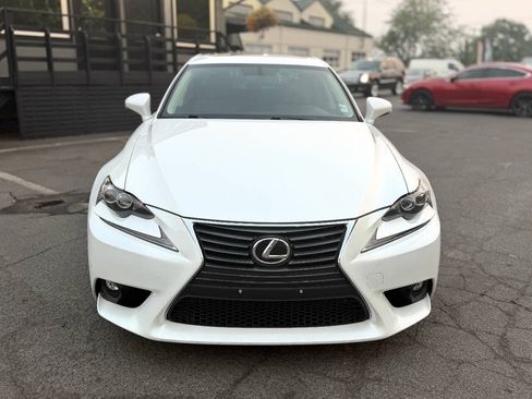 Used 2016 Lexus IS 200t w/ Premium Package RWD image 6
