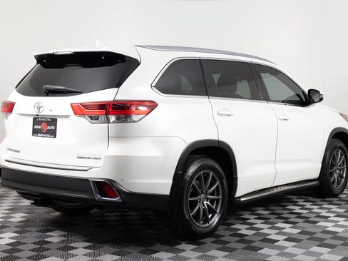 Used 2019 Toyota Highlander Limited Platinum AWD/4WD image 7