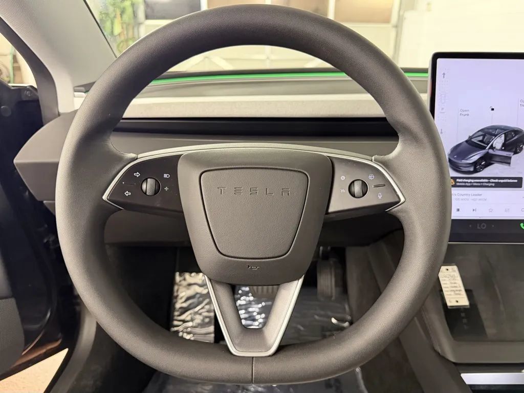 Used 2025 Tesla Model 3 Long Range AWD/4WD image 18