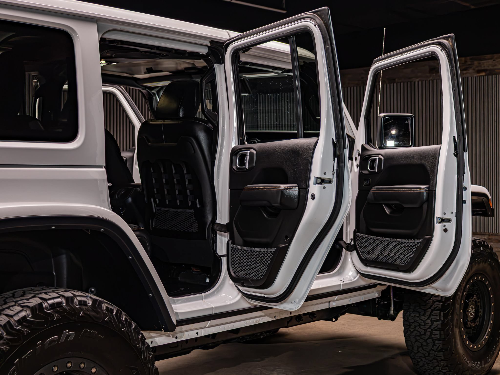Used 2023 Jeep Wrangler Unlimited Rubicon 392 AWD/4WD image 29