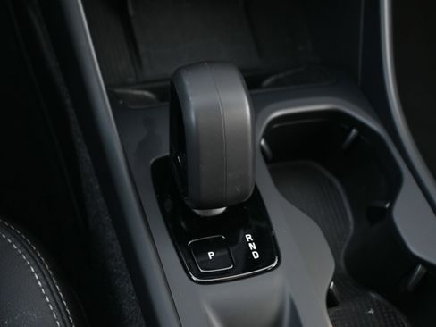 Used 2025 Volvo XC40 B5 Core image 20