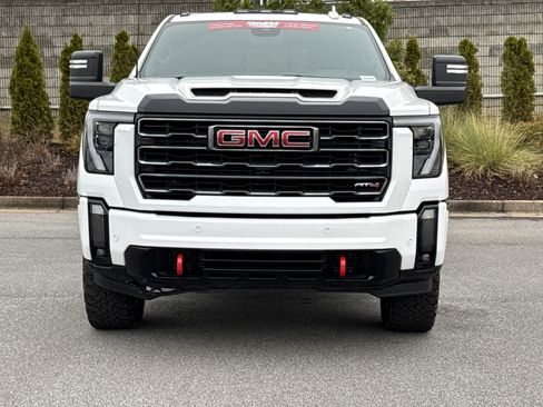 Used 2024 GMC Sierra 2500 AT4 w/ AT4 Premium Plus Package image 3