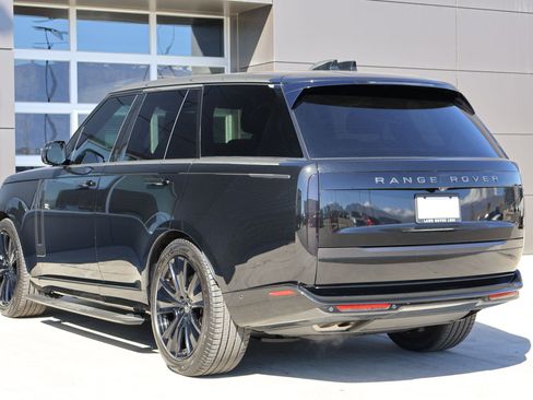 Certified 2023 Land Rover Range Rover SE image 10