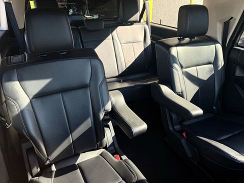 Used 2024 Ford Expedition Max XLT image 26
