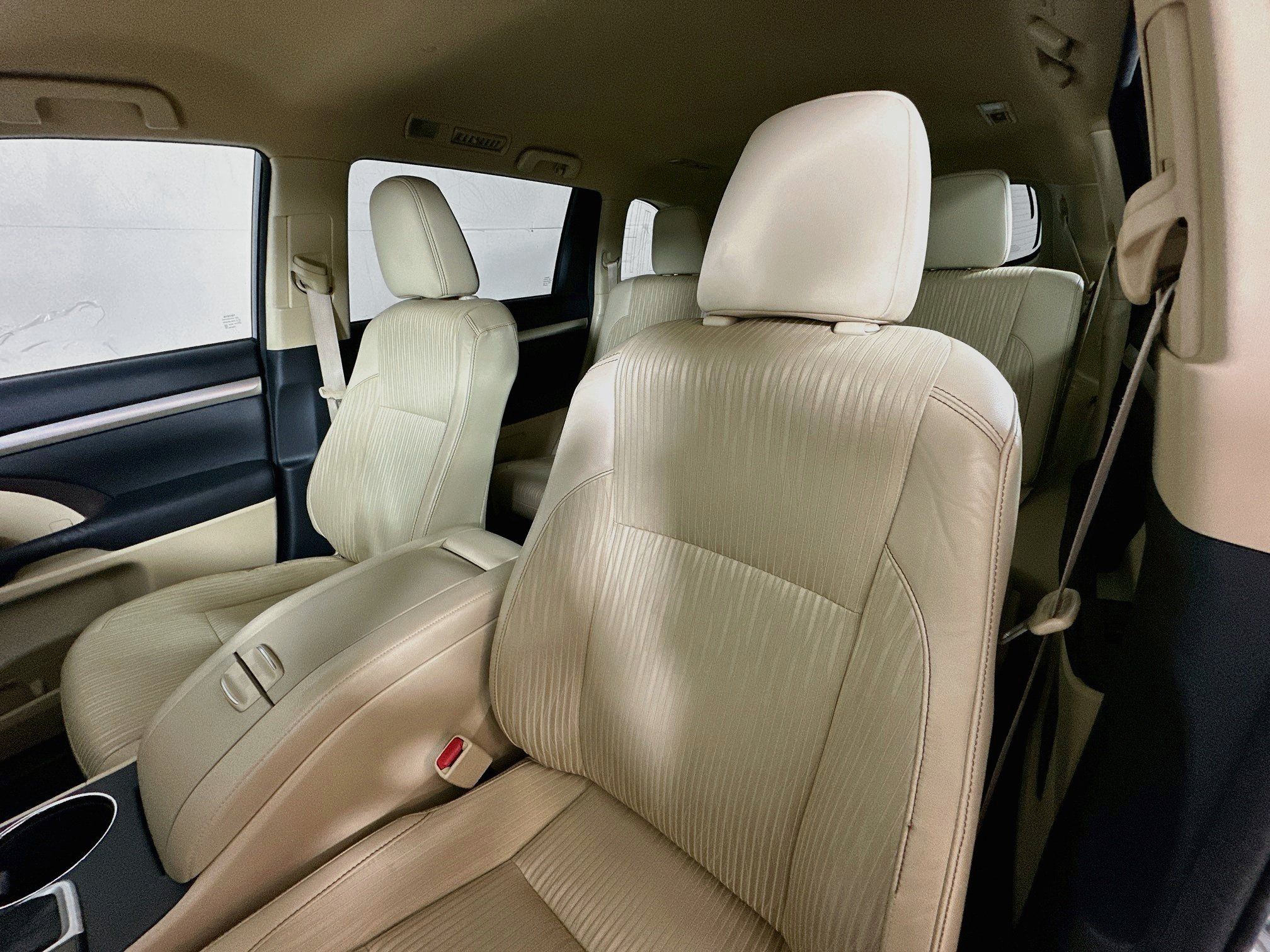 Used 2014 Toyota Highlander Plus AWD/4WD image 19