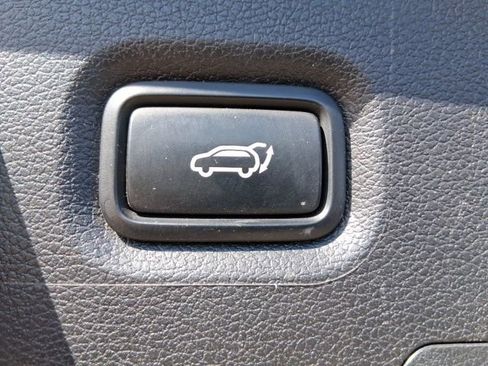 Used 2022 Hyundai Santa Fe Limited AWD/4WD image 10