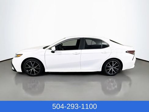 Used 2023 Toyota Camry SE FWD image 10
