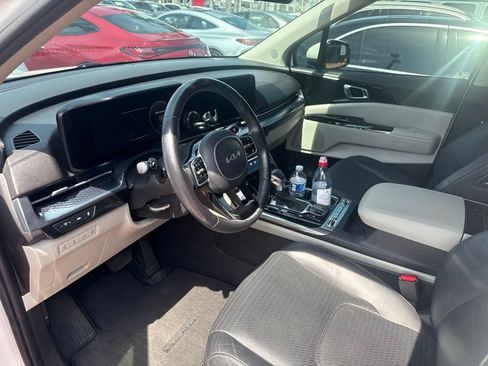 Used 2022 Kia Carnival SX Prestige FWD image 5