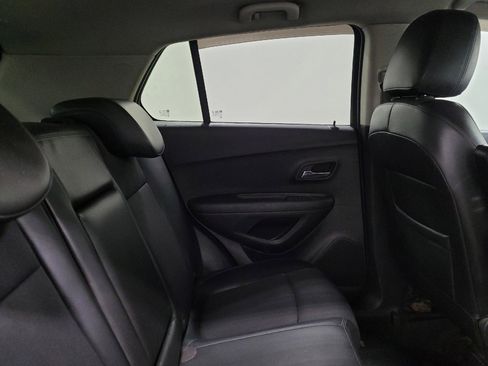 Used 2016 Chevrolet Trax LT w/ LT Convenience Package image 19