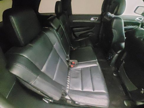 Used 2018 Jeep Grand Cherokee Limited image 19