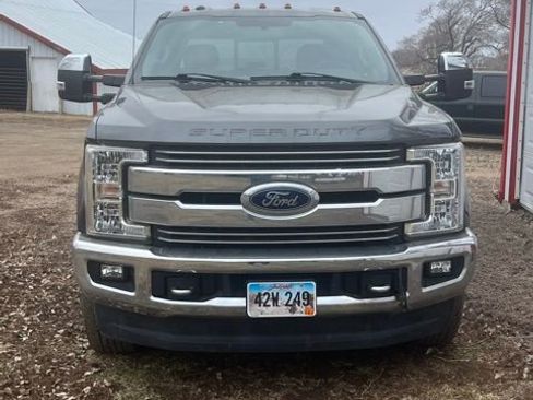 Used 2017 Ford F250 Lariat w/ Chrome Package image 3