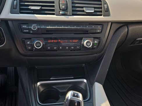Used 2014 BMW 320i xDrive Sedan AWD/4WD image 9