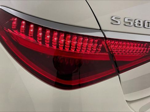 Certified 2023 Mercedes-Benz S 580 4MATIC Sedan image 25