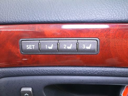 Used 2011 Lexus LS 460 AWD w/ Luxury Value Edition image 31