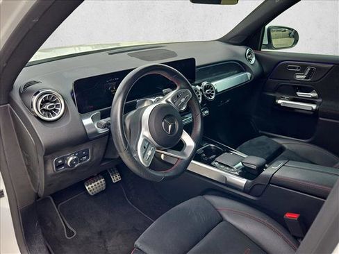 Used 2021 Mercedes-Benz GLB 250 image 9