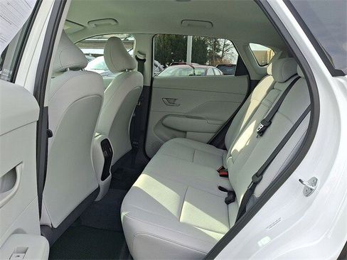 Certified 2025 Hyundai Kona SEL image 20