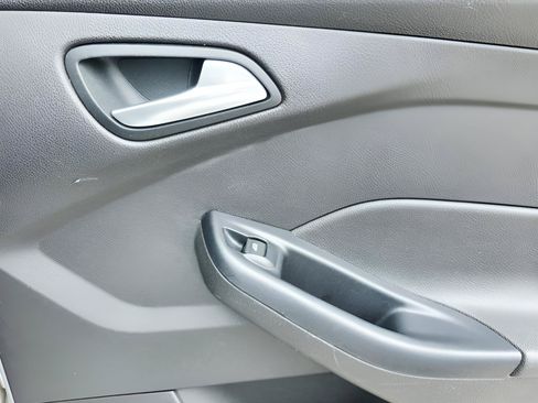 Used 2016 Ford Focus SE FWD image 13