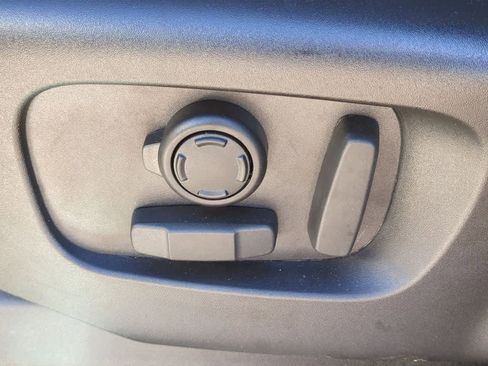 Used 2023 Land Rover Discovery S R-Dynamic image 15