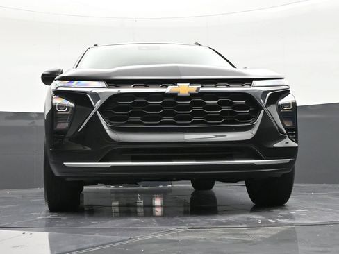 Used 2024 Chevrolet Trax LT FWD image 24