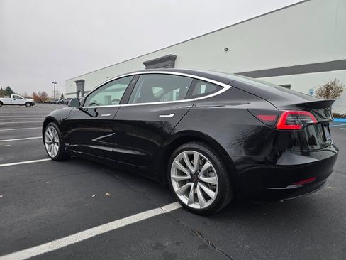 Used 2018 Tesla Model 3 Long Range image 9