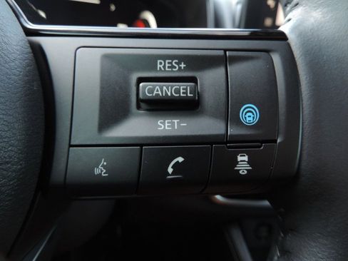 Used 2024 Nissan Rogue Platinum w/ Platinum Premium Package FWD image 32