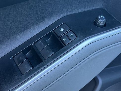 New 2026 Toyota Highlander XLE image 11