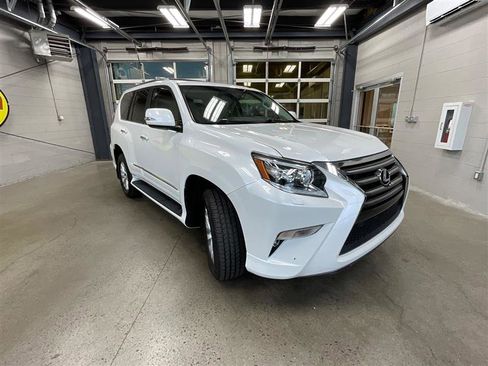 Used 2017 Lexus GX 460 Premium w/ Premium Package AWD/4WD image 7