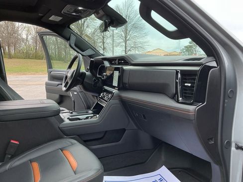 Used 2025 GMC Sierra 2500 AT4 w/ AT4 Premium Plus Package image 23