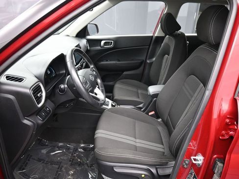 Certified 2023 Hyundai Venue SEL FWD image 19