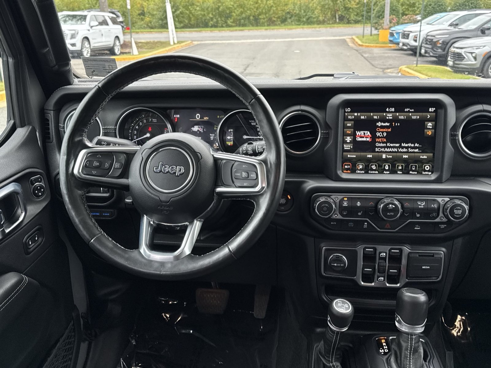Used 2023 Jeep Wrangler Unlimited Sahara w/ Cold Weather Group AWD/4WD image 16