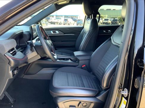 Used 2025 Ford Explorer ST-Line image 8