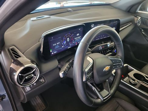 Used 2026 Chevrolet Equinox LT FWD image 11