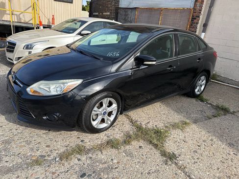 Used 2014 Ford Focus SE image 1