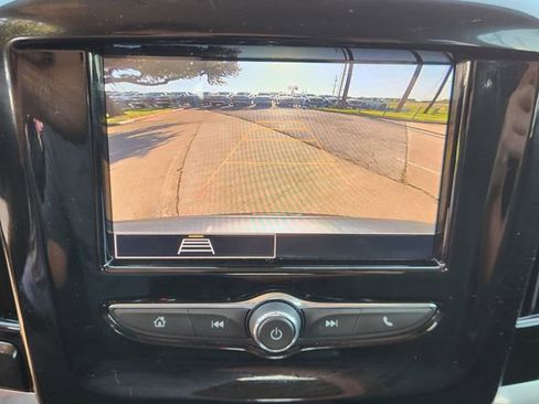 Used 2021 Chevrolet Traverse LS FWD image 16