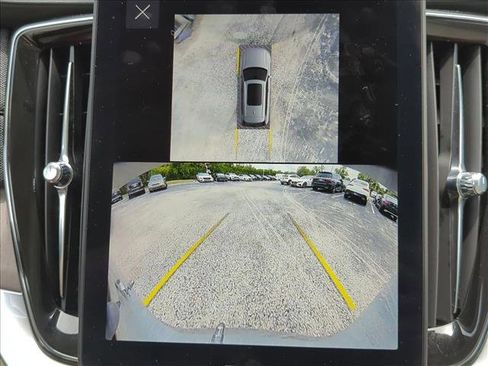 Used 2025 Volvo XC90 T8 Ultra w/ Protection Package Premier AWD/4WD image 11