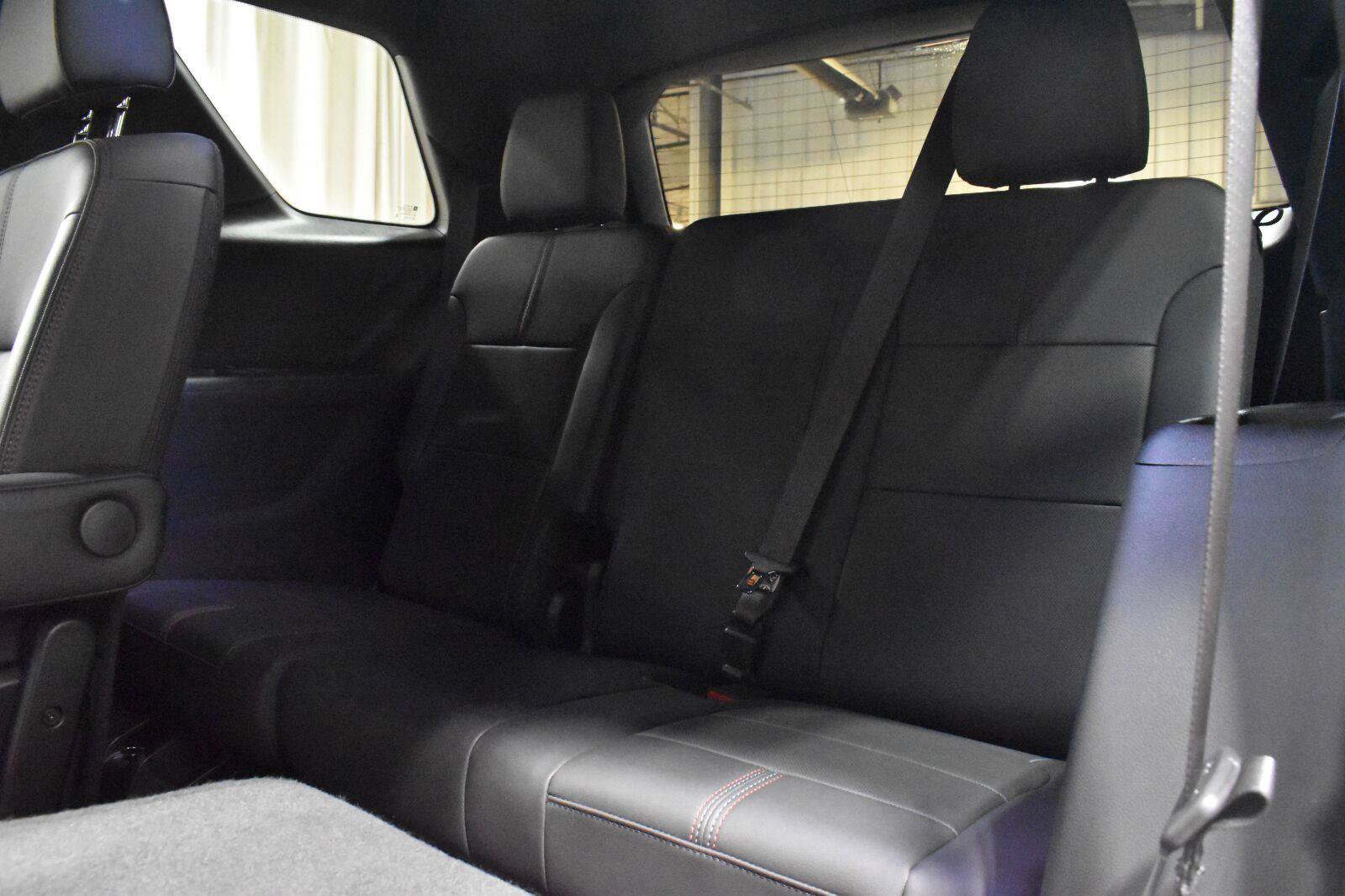 Used 2023 Chevrolet Traverse RS w/ LPO, Floor Liner Package FWD image 5