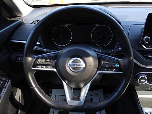 Used 2020 Nissan Altima 2.5 SL FWD image 14