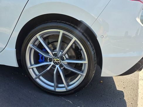 Used 2024 Volkswagen Golf R AWD/4WD image 13